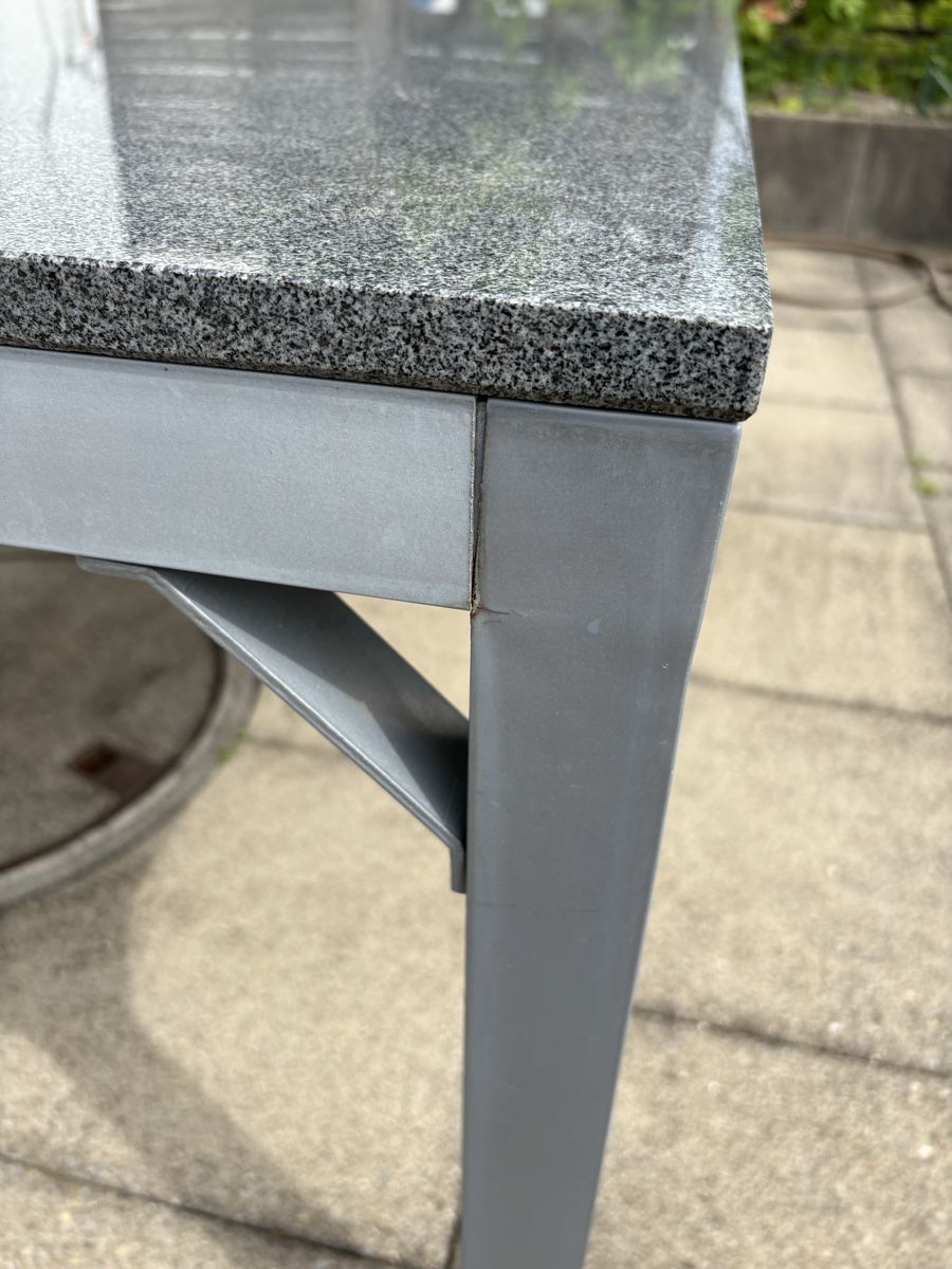 Tische: Gartentisch mit Granitplatte – Gebraucht aus Uster von Carpenter1 3