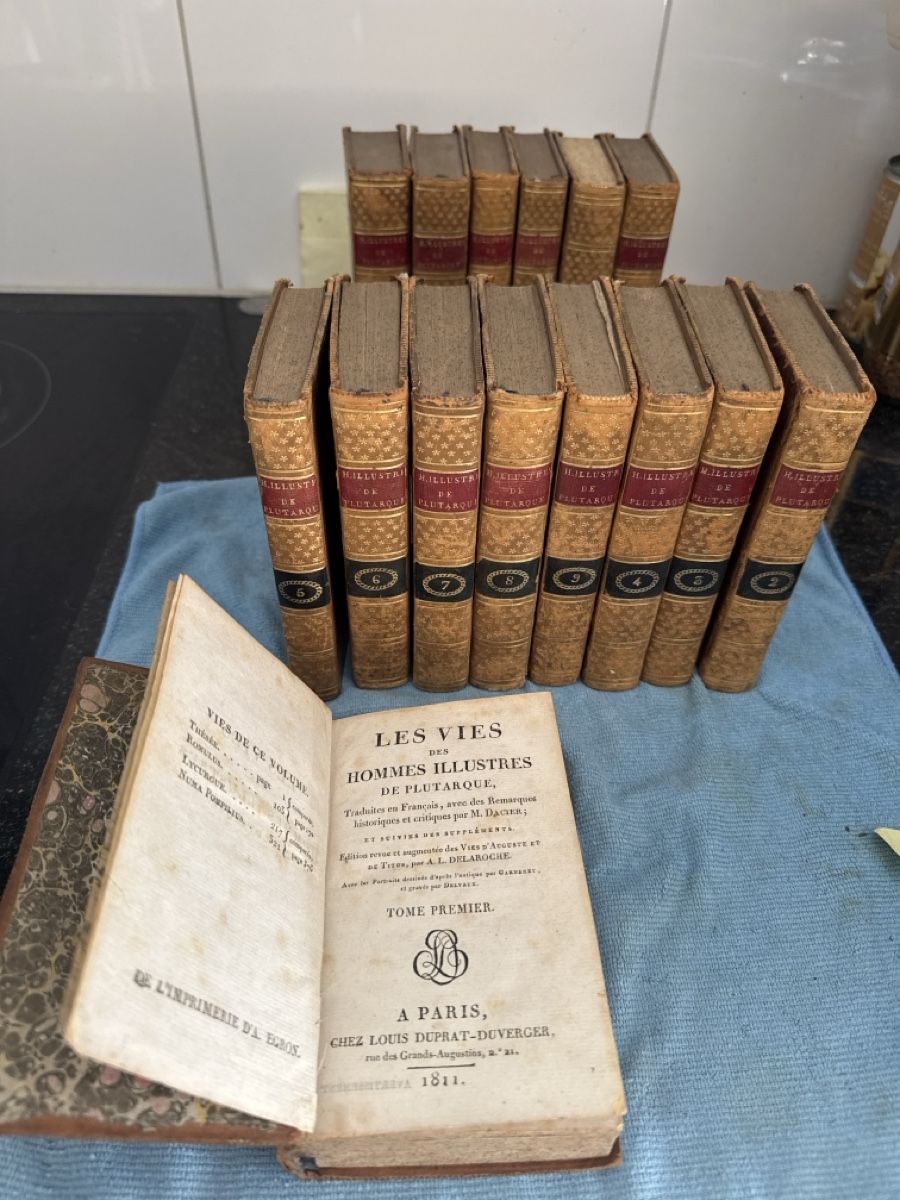Libri: Les vies des Hommes illustres de plutarque – Usato da Buttikon SZ venduto da Micha1307
