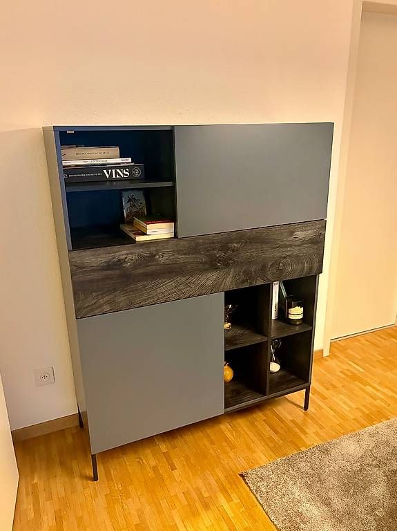 Credenze: Buffet haut avec rangement & mini-bar  – Nuovo e nell'imballaggio originale da Genève venduto da lkr_b2cp 1