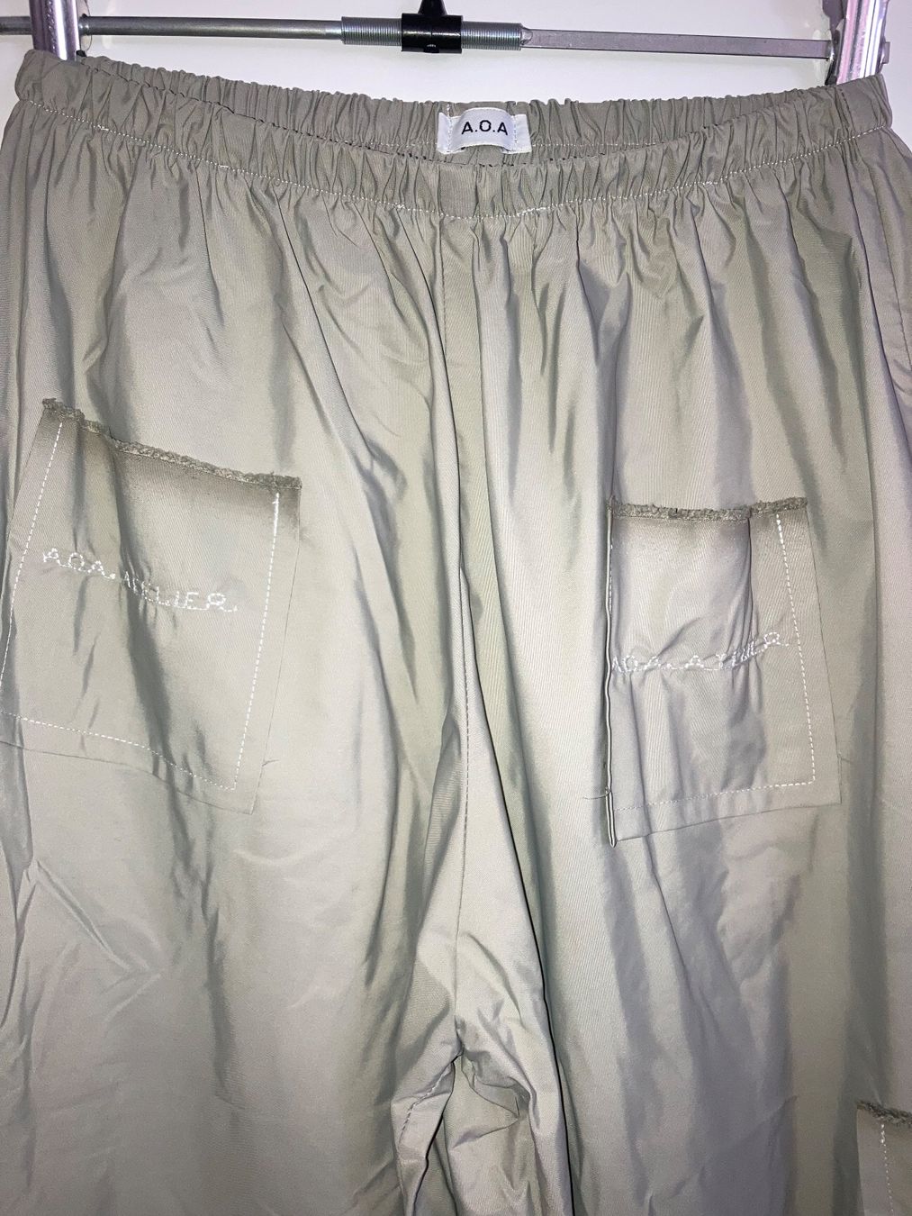 Pantaloni: Superleichte Recycelte graue Hose aus Zeltstoff – Nuovo (secondo la descrizione) da Zürich venduto da MoanaK 2