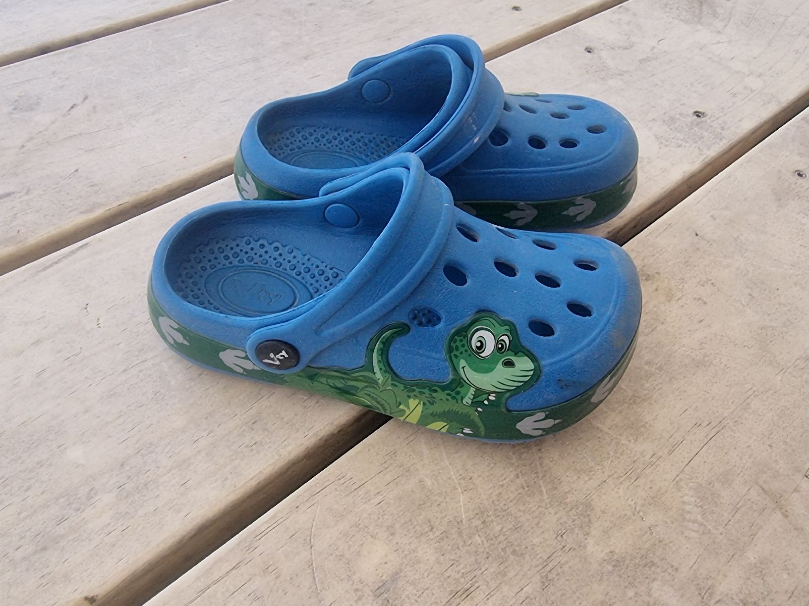 Scarpe per ragazzi: Vty "crocs" gr 26 – Usato da Busswil BE venduto da Binchenbeetli