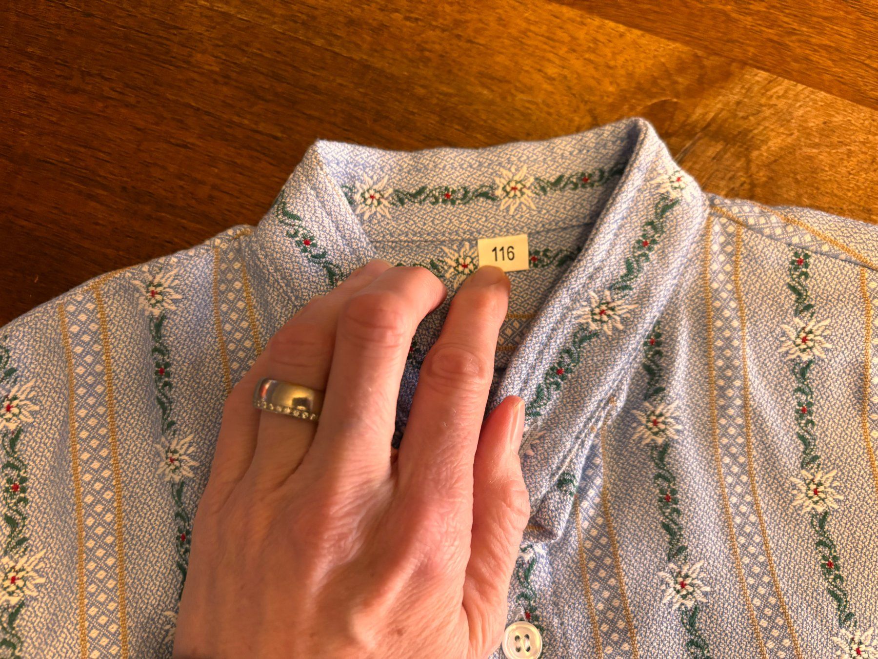 Edelweiss Camicie, T-shirt & Polo: neuwertiges, orginal Edelweiss-Hemd 116 – Usato da Hausen am Albis venduto da Soul2026 1