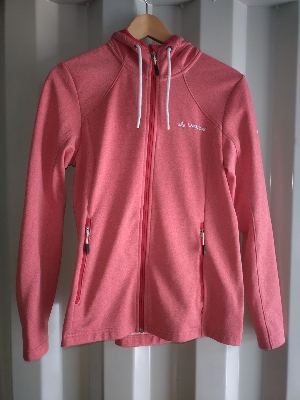 Vaude Giacche: Veste Vaude rose, taille S, Long zip TBE – Usato da Farvagny-le-Grand venduto da LaCaverne