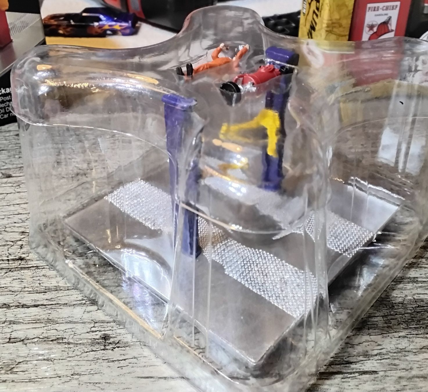 Modellini d'auto: Hebelift 1/64 diecast mit 2 Figuren – Nuovo e nell'imballaggio originale da Pfyn venduto da Wildwilli 3