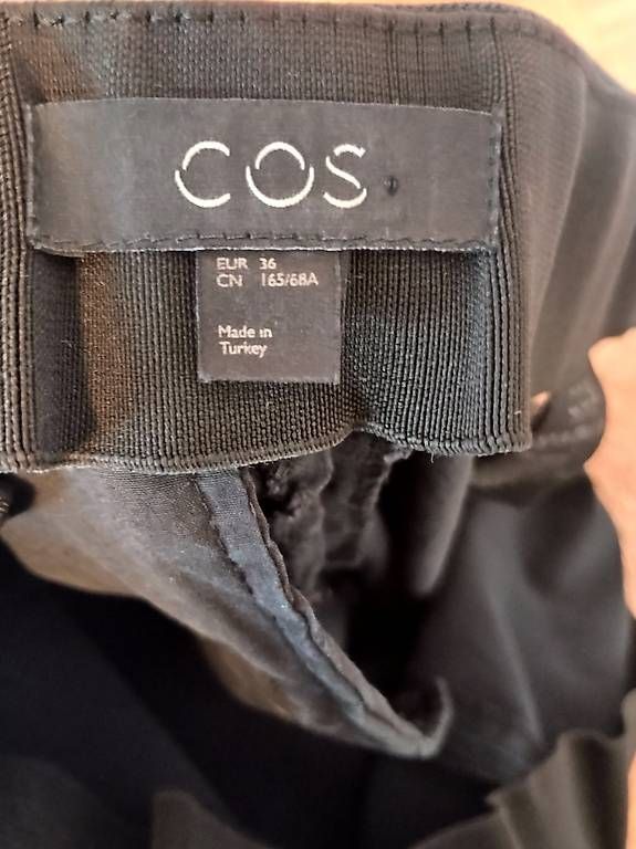 Cos Pantaloni: Schlichte Hose von Cos – Usato da Zürich venduto da Melianea 1