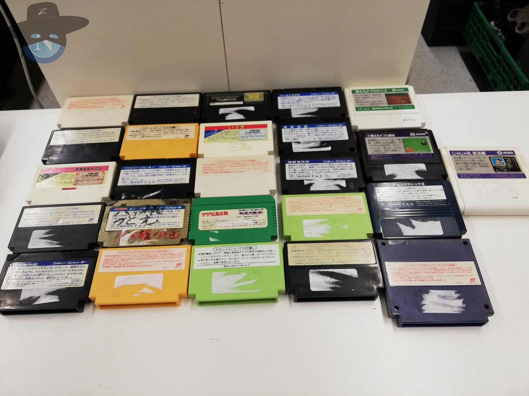 Nintendo Console: AV Famicom + 2 Dogbone Controller + 25 Games / getestet ! – Usato da St. Gallen venduto da zorro_dc 8