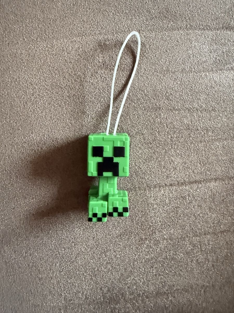 Statuette: Minecraft Creeper Anhänger, Kinder Joy neu – Nuovo (secondo la descrizione) da arbon venduto da auri4