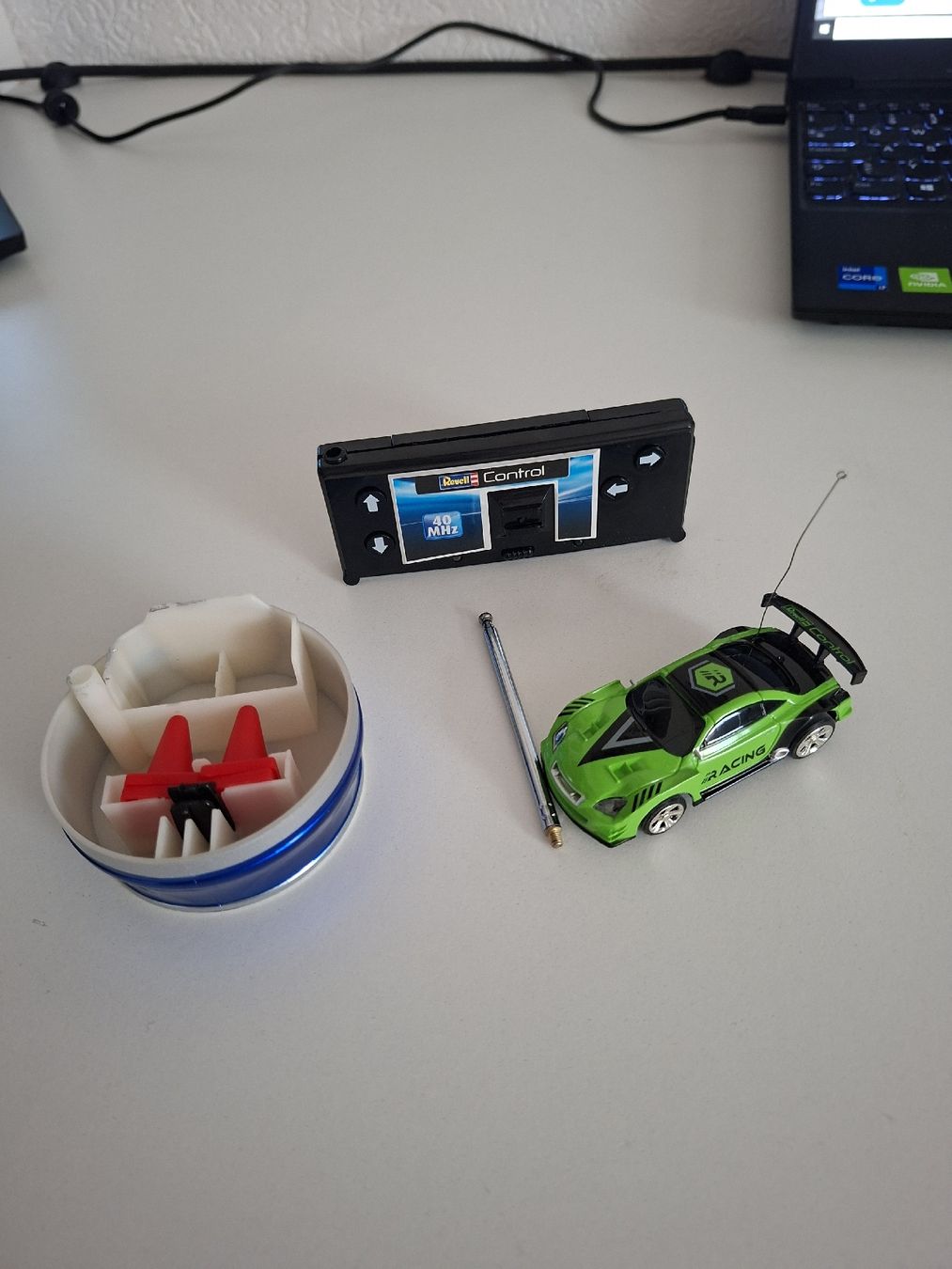 Revell RC Modellbau: Revell Ferngesteuertes Auto RC Mini Auto – Gebraucht aus Chur von bananaaa 1