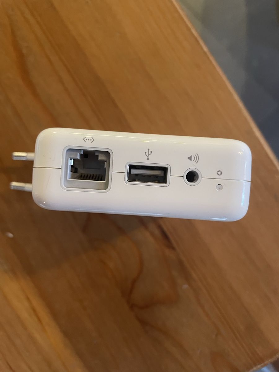 Apple Modem & Router: Apple AirPort Express  – Usato da Gryon venduto da Simul 1