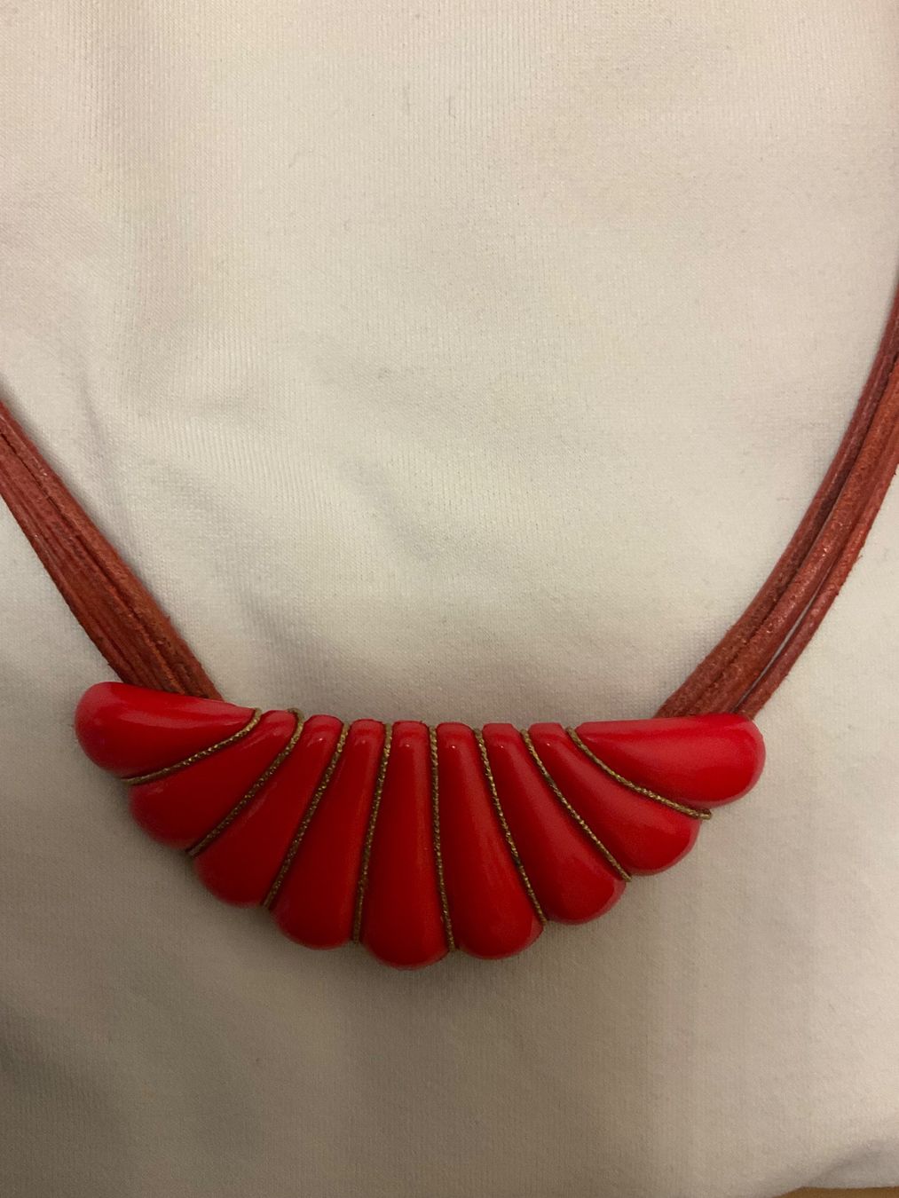 Catenine: KETTE HALSKETTE rot – Usato da Scuol venduto da Lotus2020