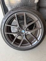 À vendre jantes et pneus neuf