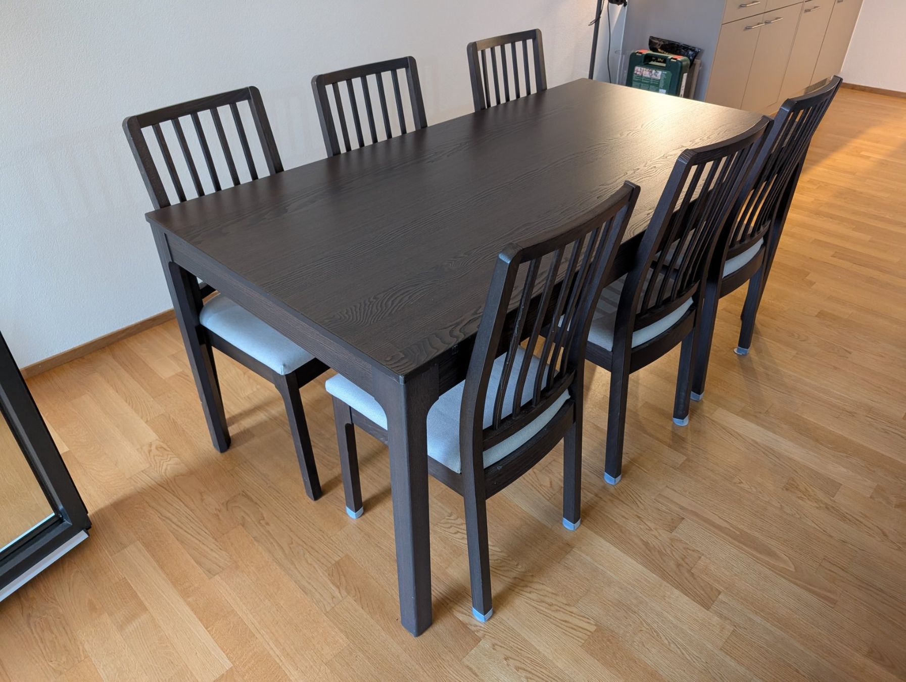 Ikea Set di tavolo e panche: IKEA EKEDALEN TISCHSET MIT 6 STUHLE – Usato da Bülach venduto da kos_fxl7 3