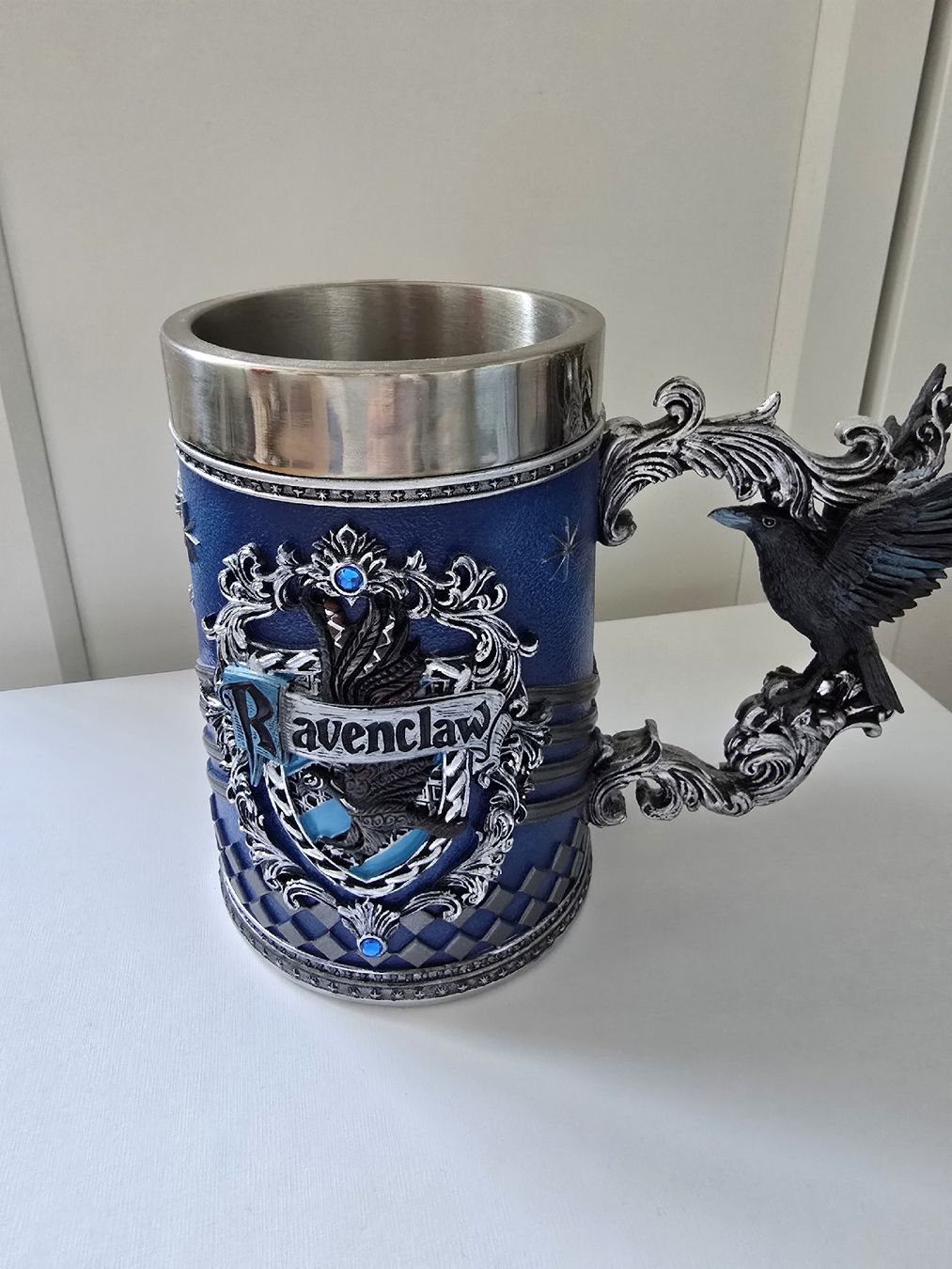 Statuette: Krug / Becher Ravenclaw von Harry Potter – Nuovo (secondo la descrizione) da Schönenberg ZH venduto da nat_p8vl 1