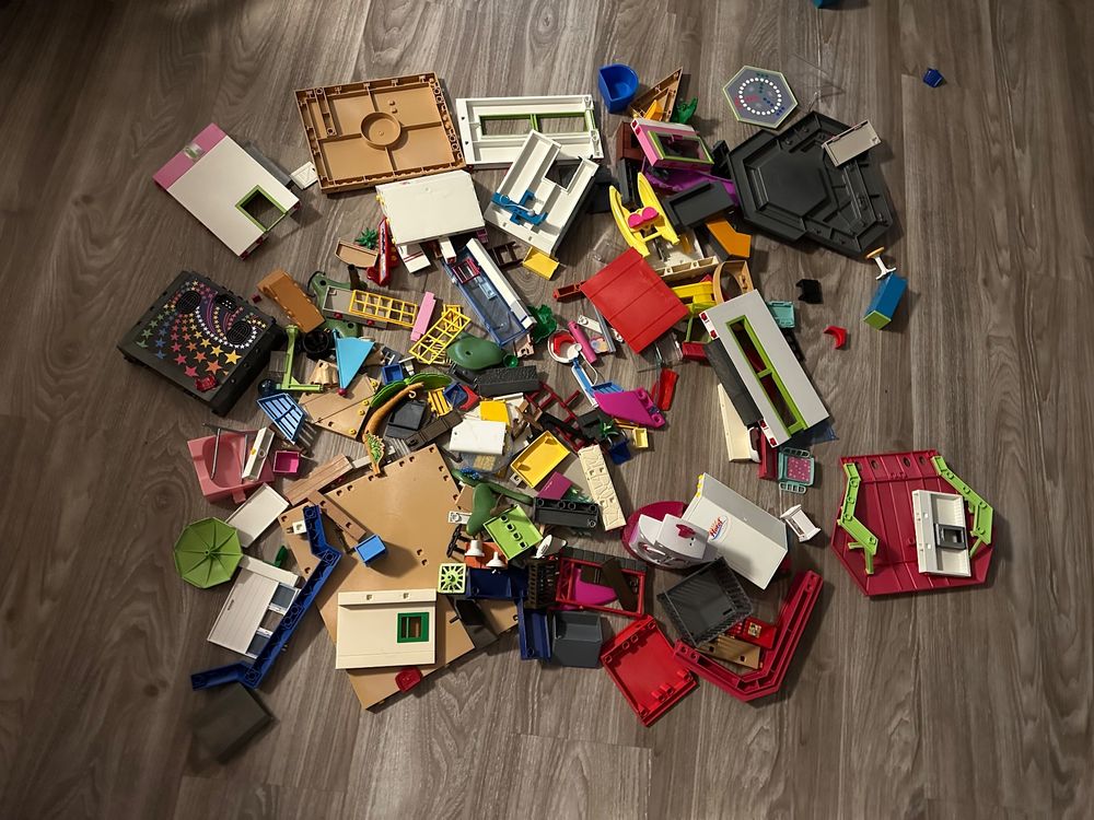 Playmobil Jouets: Playmobil Kiste diverse Teile für Sammler – D'occasion à Bettlach par Kkalena