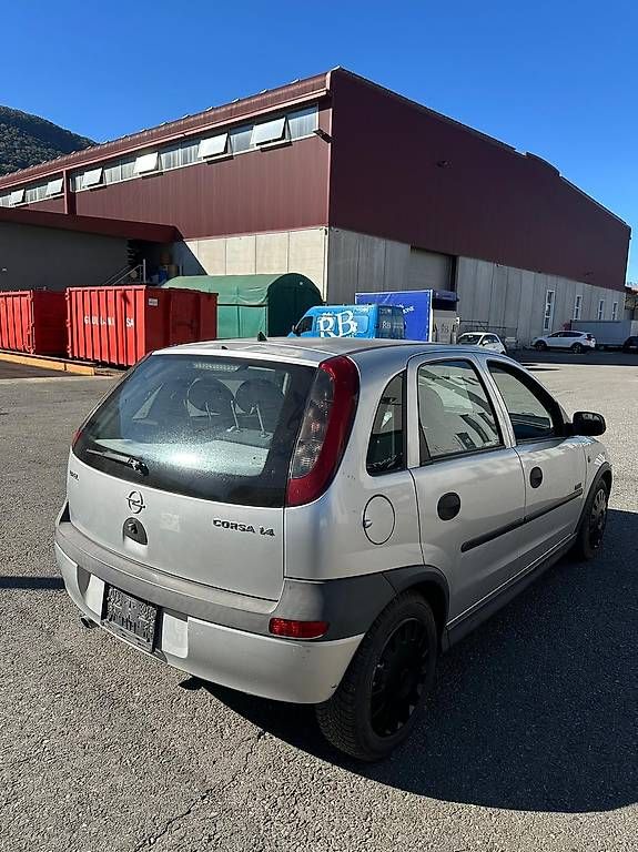 Automobili: Opel Corsa  1.4 Automatica  – Usato da Cadenazzo venduto da LuismacchineSagl 2