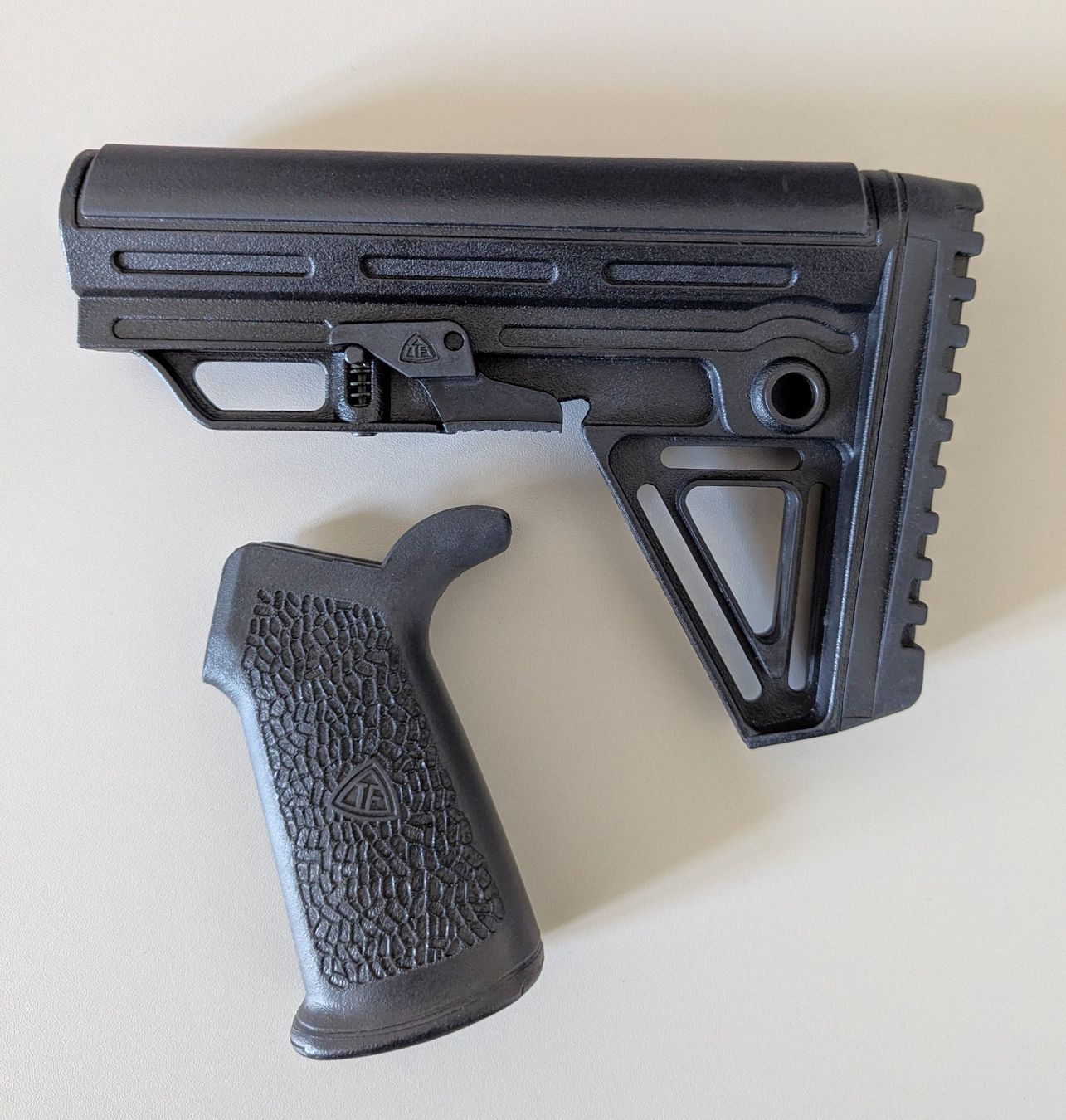 Alle Werkzeuge: Trinity Force kit stock + grip – Gebraucht aus Le Locle von toto043
