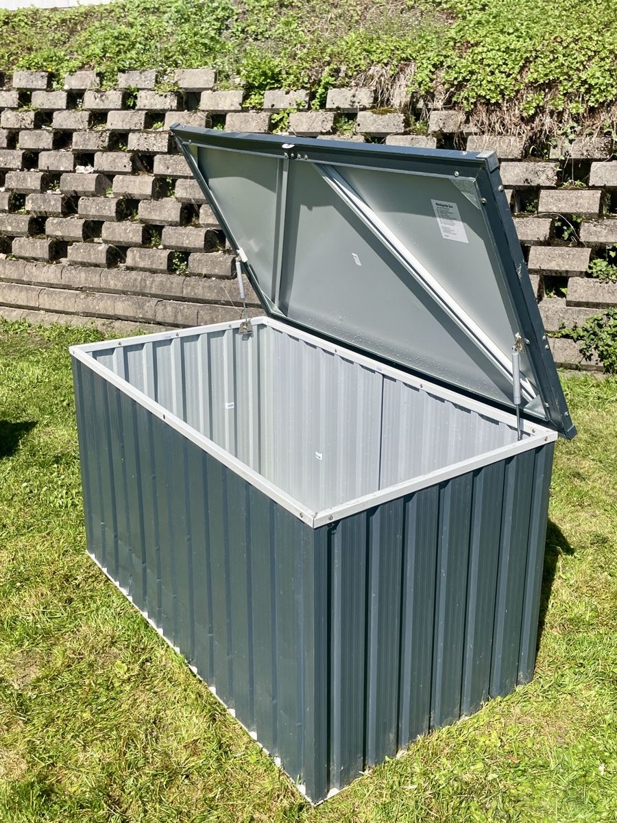 Auflagenboxen: Gartenbox/Aufbewahrungsbox aus Metall – Gebraucht aus Bern von  2