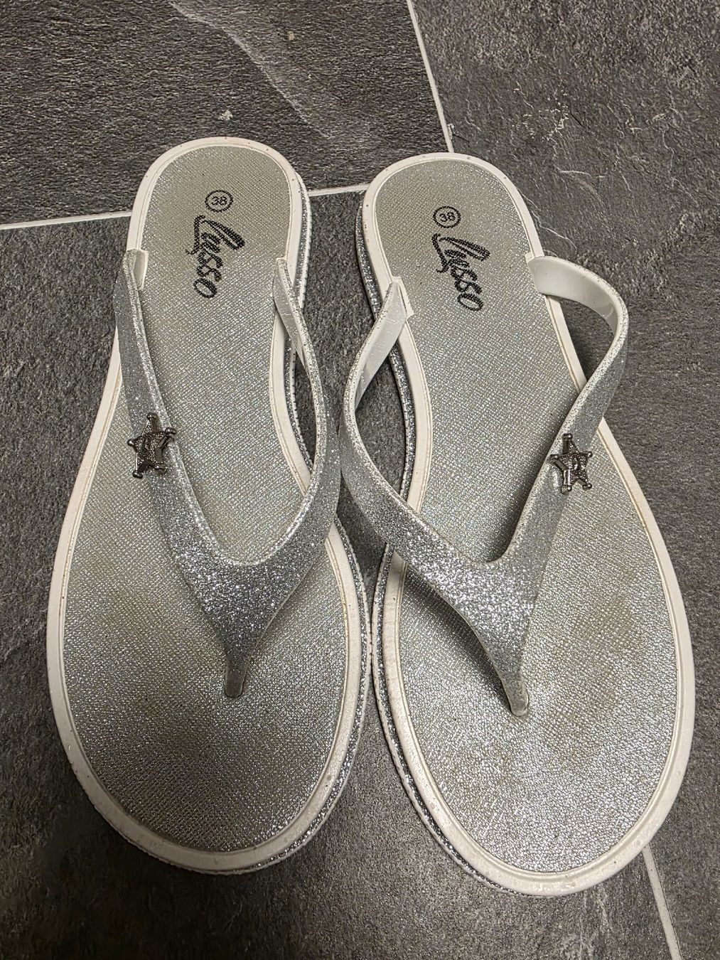 Scarpe da donna: Silbrige Glitzer Flip Flops Grösse 38 – Usato da Toffen venduto da ver_x68f 6