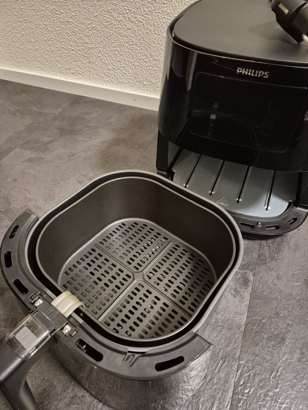 Philips Elettrodomestici da cucina: Philips Airfryer Heissluftfritteuse schwarz gebraucht – Usato da Riedt b. Erlen venduto da AndreasRohner92 3
