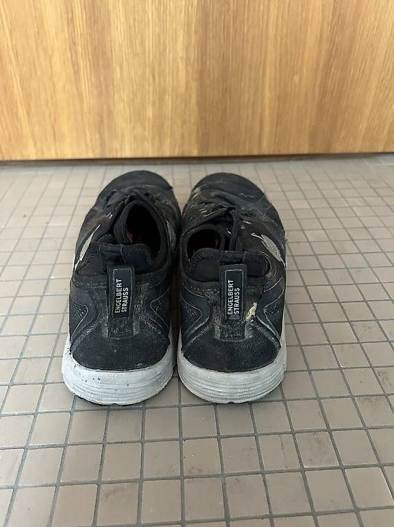 Engelbert Strauss Scarpe da uomo: schwarze Arbeitsschuhe – Usato da Gais venduto da T_iziana 3