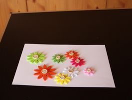 Fliz Blumen mit Knopf bunt Dekoration Basteln