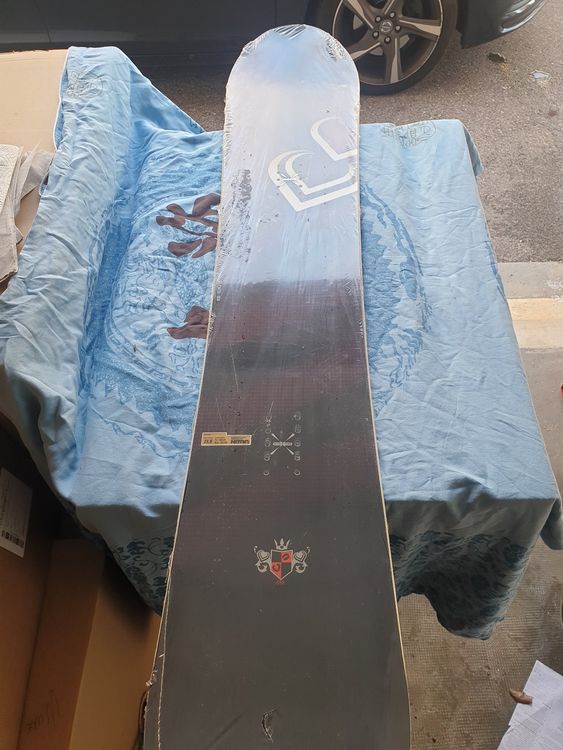 Pack Snowboard A. Board Deluxe 143 Cm Avec Fixations, Bon état Général, Entretien à Prévoir