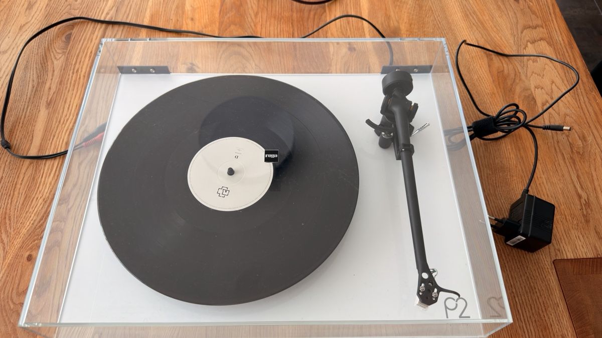 Rega Plattenspieler: Rega P2 Plattenspieler top Zustand – Gebraucht aus Giebenach von Monogramm