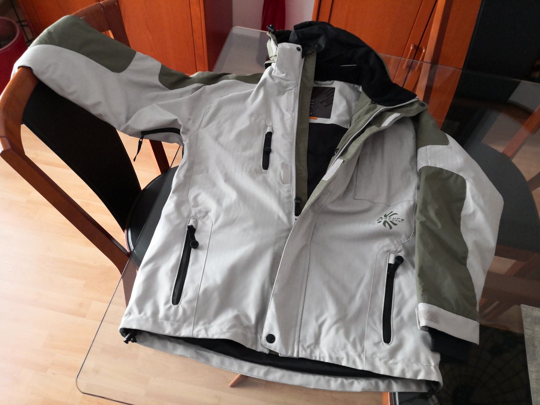 Obscure Giacche: Winterjacke von Obscure, neuwertig – Nuovo (secondo la descrizione) da Zuzwil SG venduto da alsacia