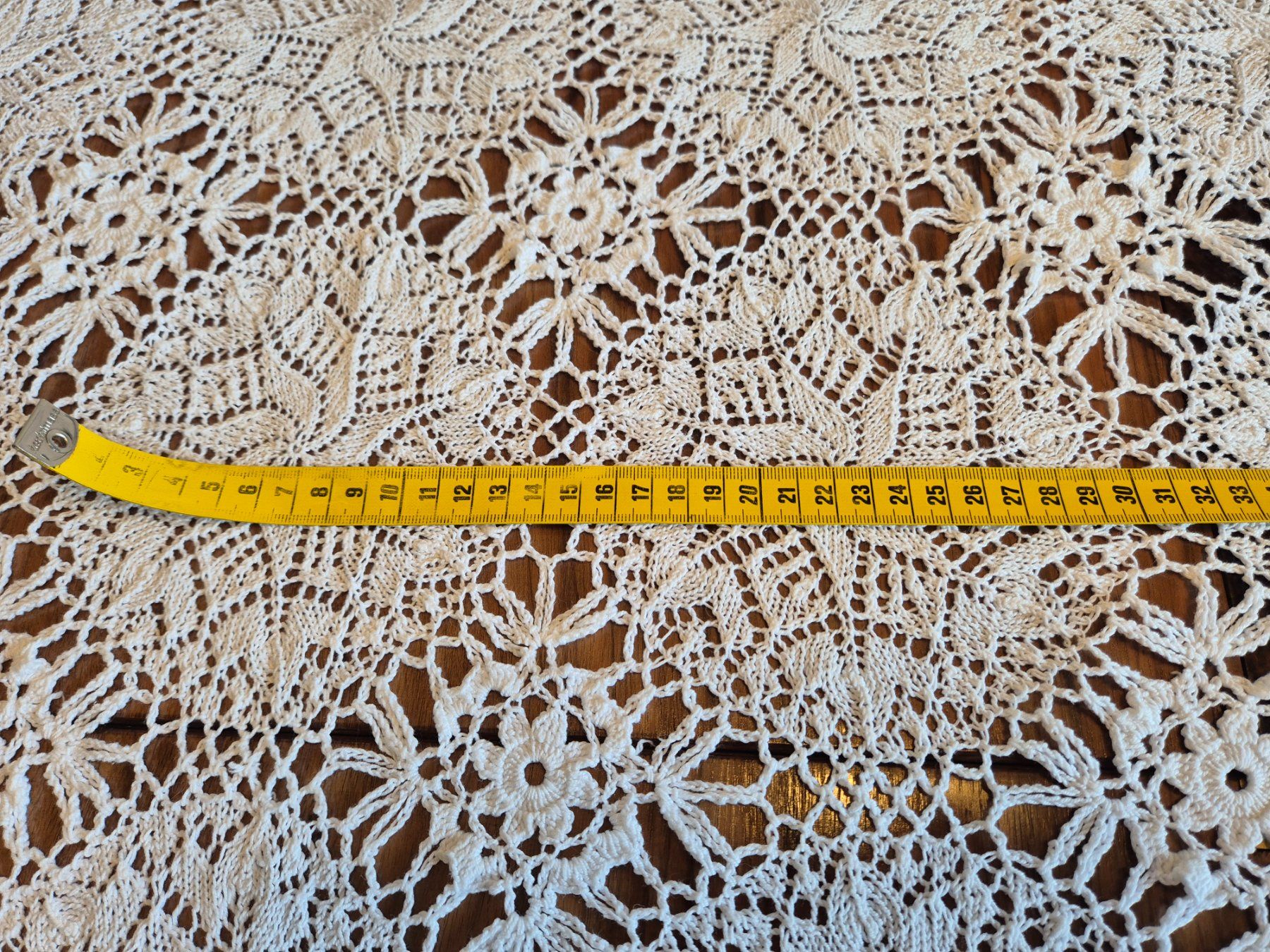 Altra biancheria da tavola: Wunderschöne ovale Spitzendecke, Handarbeit, Vintage – Usato da Bern venduto da aronari 7