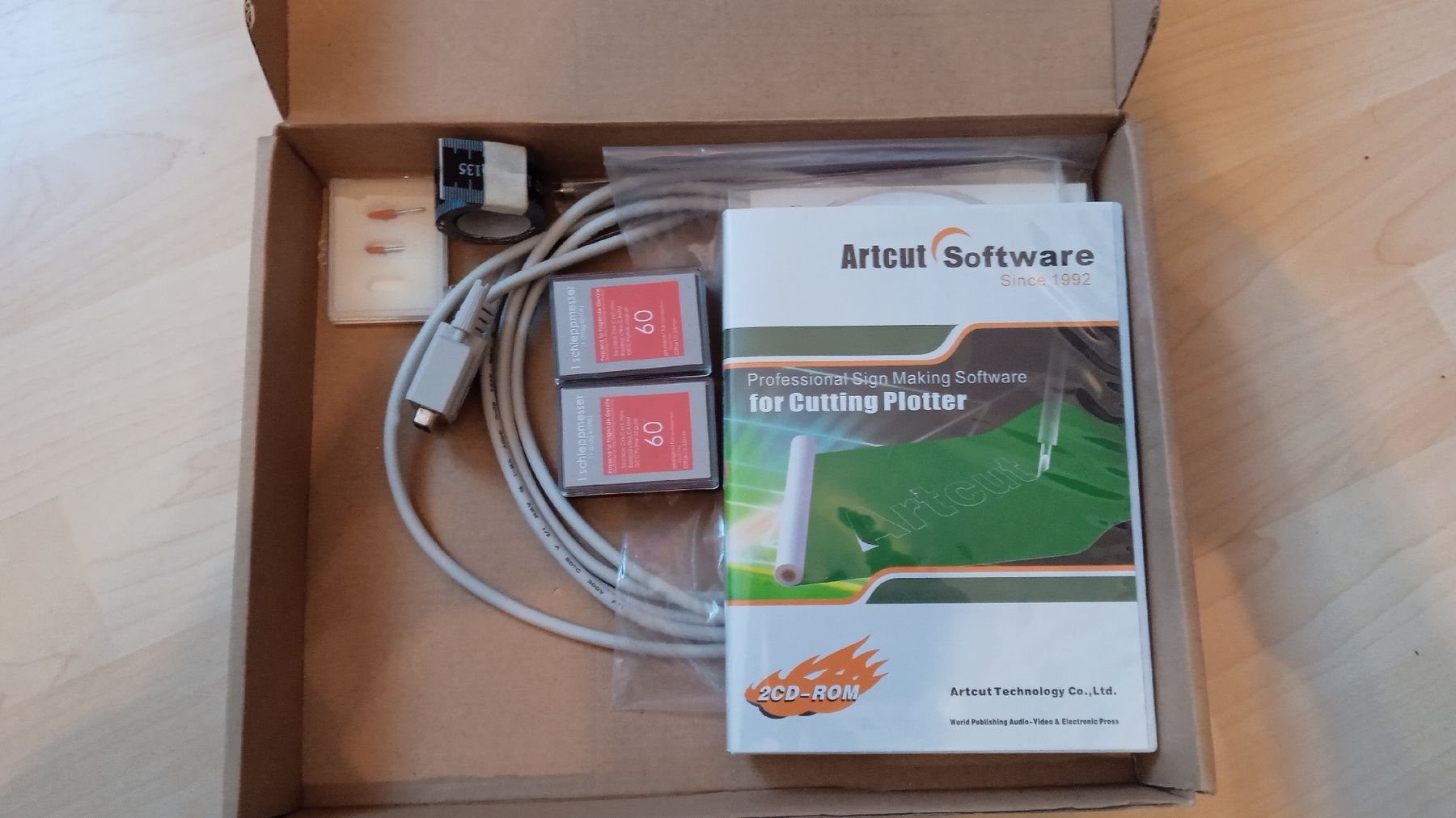 Tutte le macchine: Plotter Redsail 1320 – Usato da Zizers venduto da AstraT 3