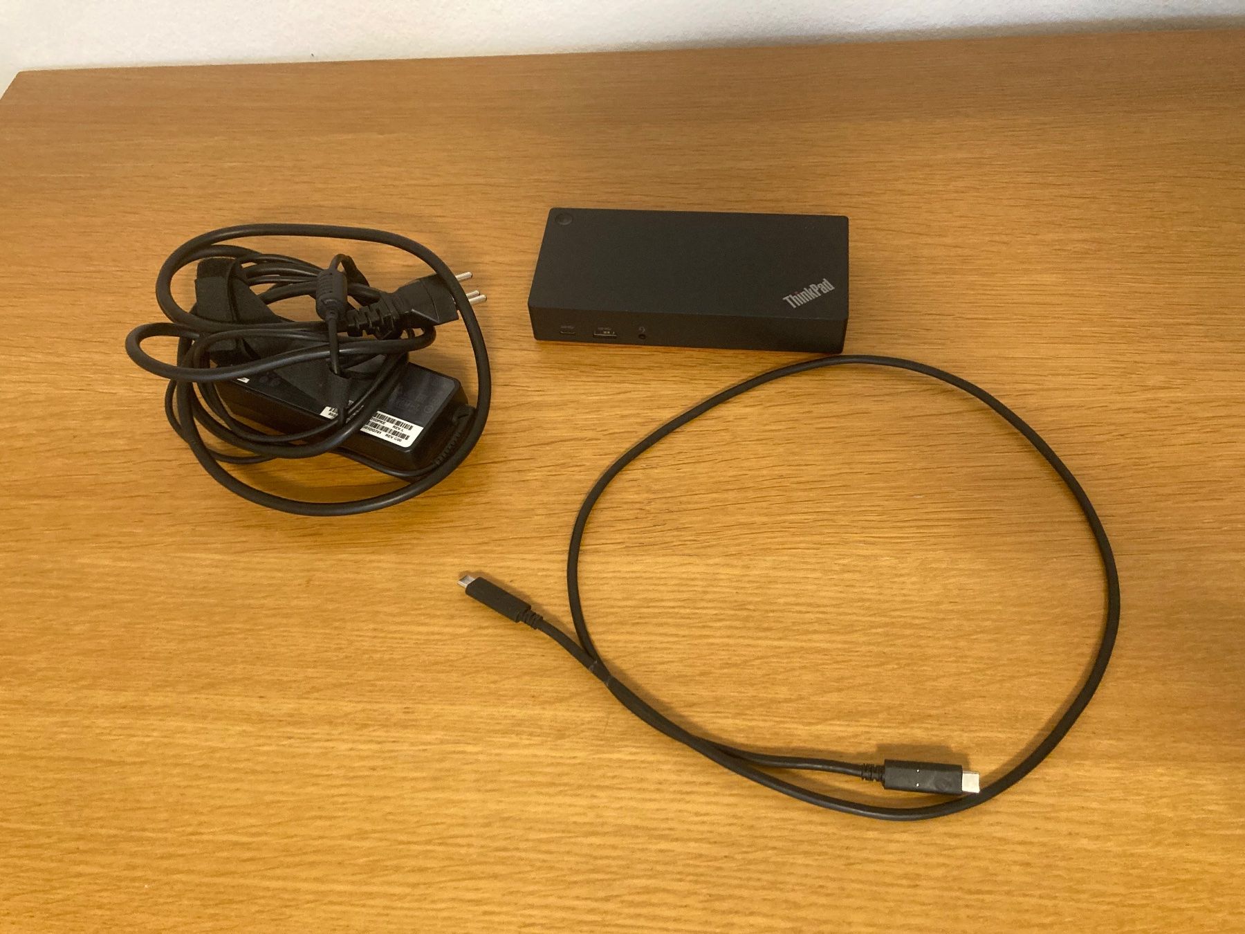 Lenovo Docking station: Lenovo ThinkPad Docking Station USB-C Dock Gen2 – Usato da Bern venduto da yle_qd7v