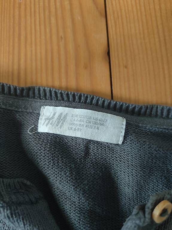 Giacche & Cappotti: Strickjacke Gr. 122/128 – Usato da Zürich venduto da aendiiii 1