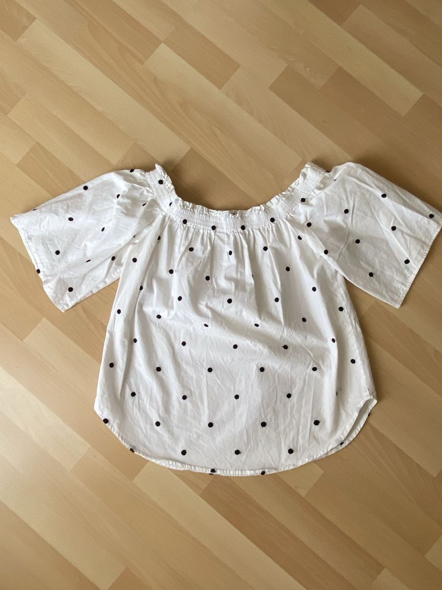 H&M Camicette: H&M Offshoulder Bluse gepunktet  – Usato da Dietlikon venduto da Luna77