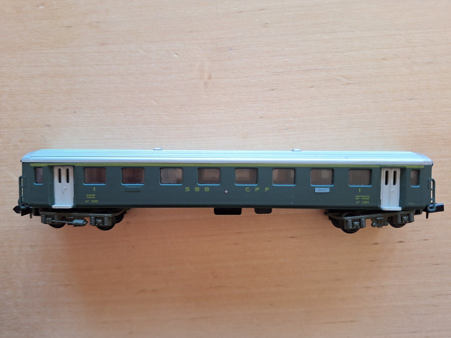 Arnold Modellini di ferrovie: 1. Klasswagen SBB von Arnold – Usato da Taegertschi venduto da Oleinad
