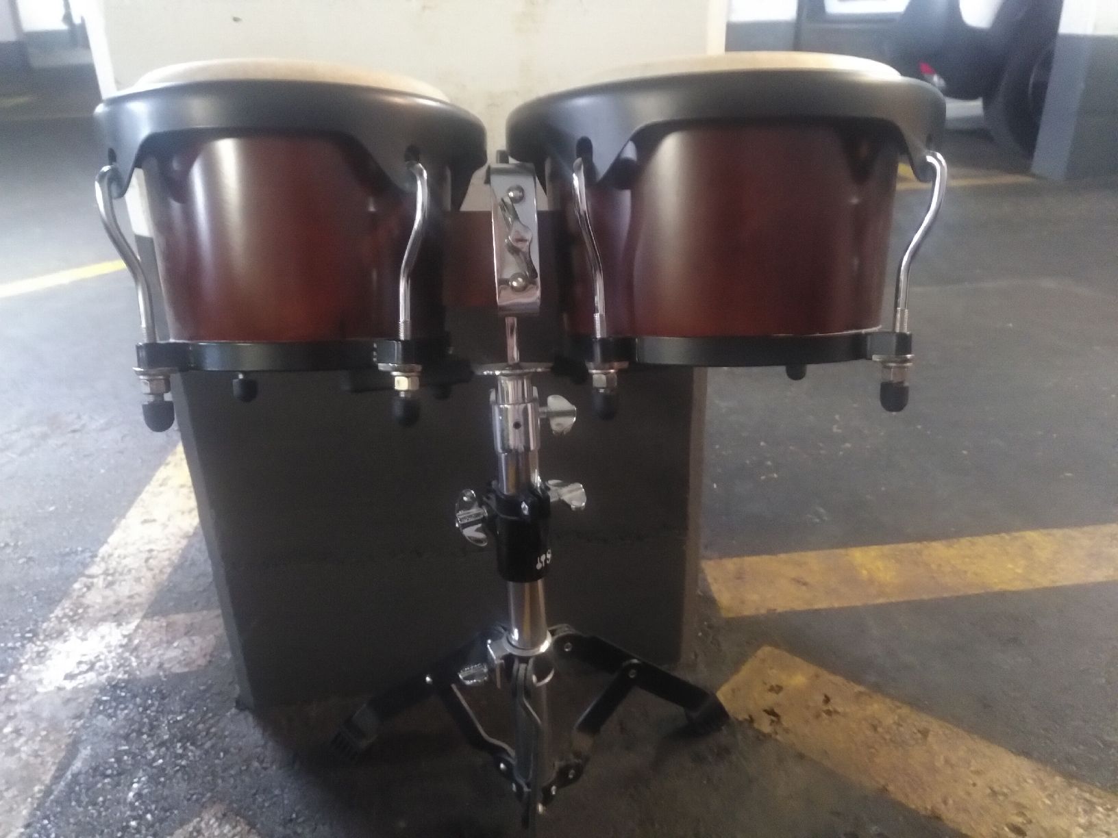 Strumenti musicali: Bongo Trommeln mit Ständer – Usato da Zürich venduto da zurica01
