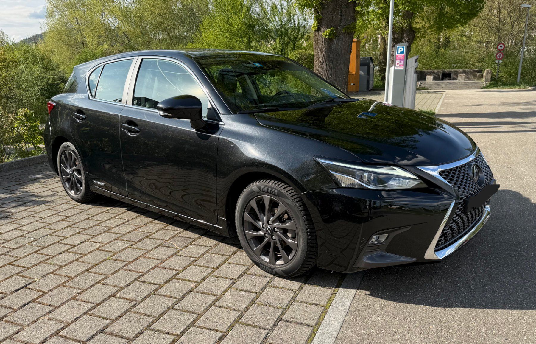 Lexus Automobili: LEXUS CT 200h 1.8 excellence CVT – Usato da Unterengstringen venduto da can_r7xf 1