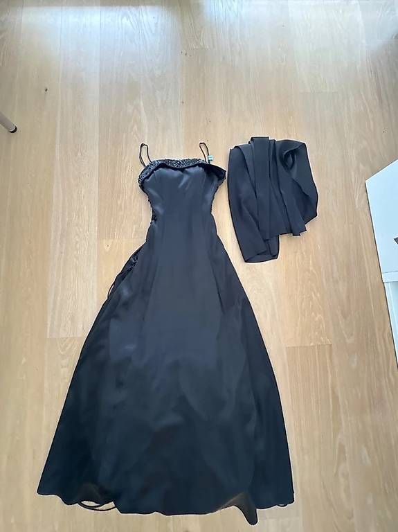 Robes: Abendkleid – Neuf (Voir description) à Therwil par mel_z92y 2