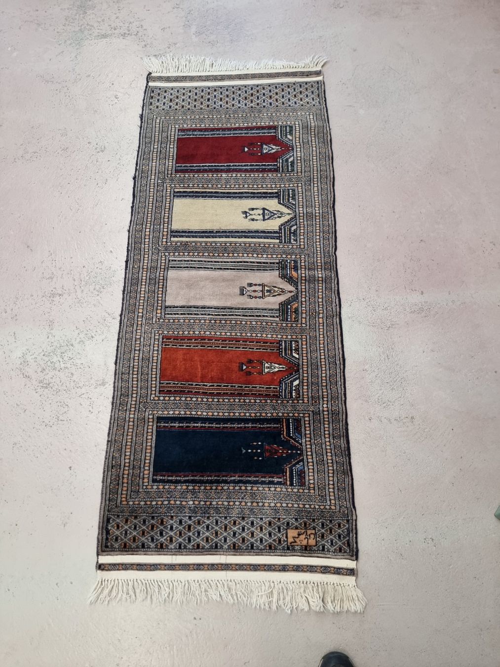 Teppiche: 66x177 Orientteppich Handgeknüpft – Gebraucht aus Olten von OrientDeko