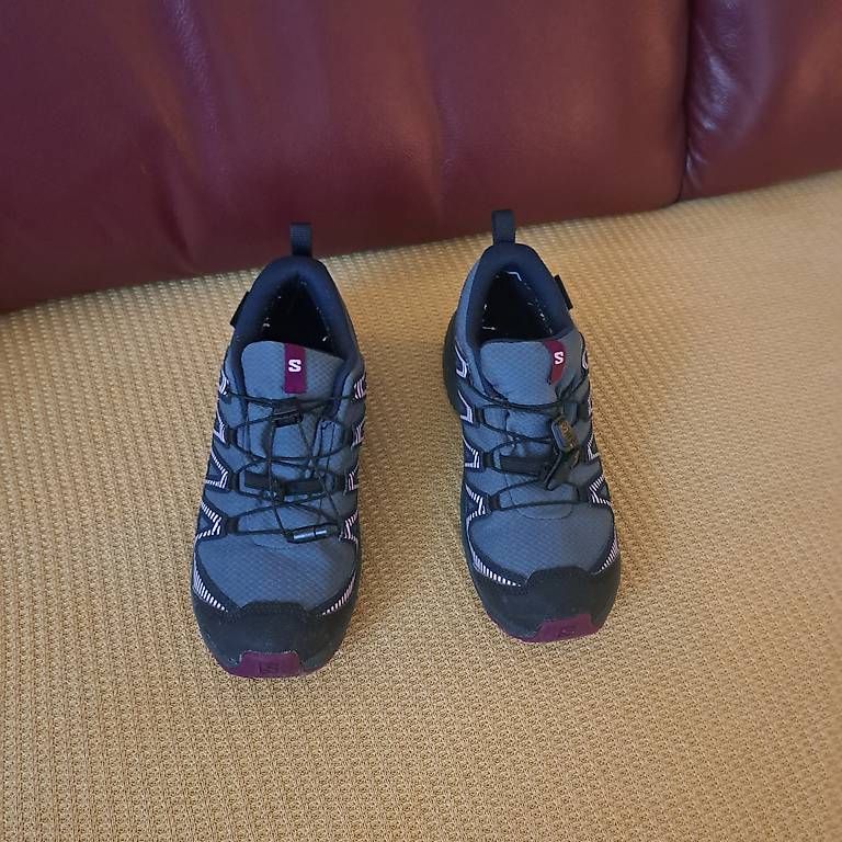Schuhe für Jungen: Trekking Schuhe 35 – Gebraucht aus Neftenbach von sam_jbb5 1