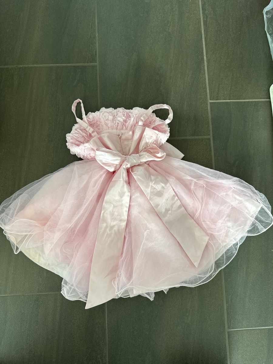 Vestiti & Gonne: Prinzessinnen Kleid Rosa Grösse 4 – Usato da Lenzburg venduto da Cowboy2000 1