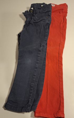 Hose Gr. 104, dunkelblau und rot, ideal für den Frühling!