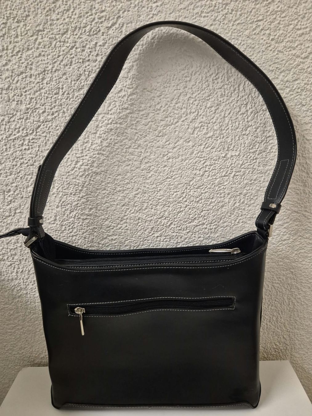 Taschen für Damen: Bever's Handtasche  Leder / schwarz – Gebraucht aus Volketswil von elo_qn79 1