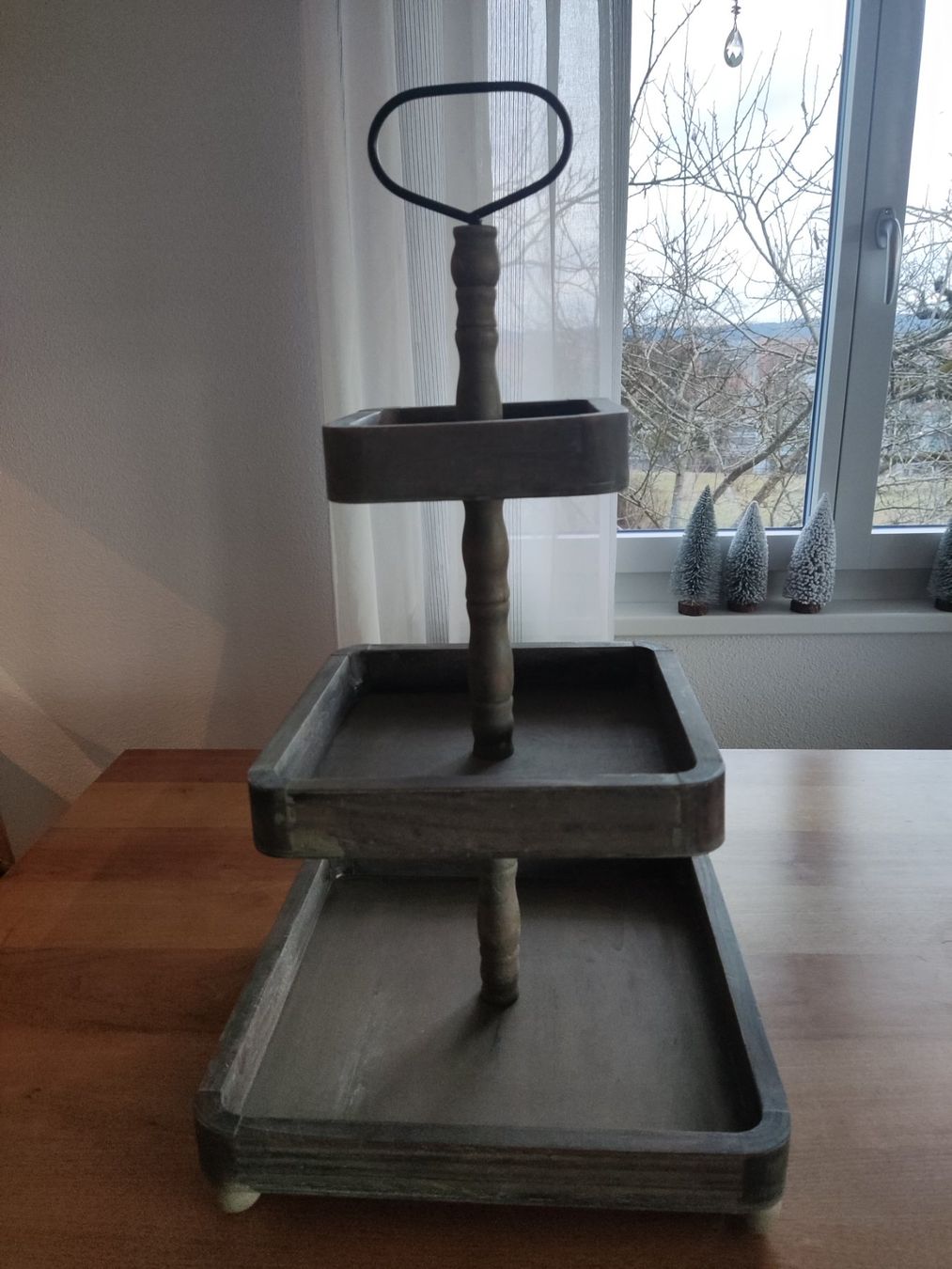Pfister Tutte le decorazioni: Étagère aus Holz – Usato da Starrkirch-Wil venduto da sil_x69w