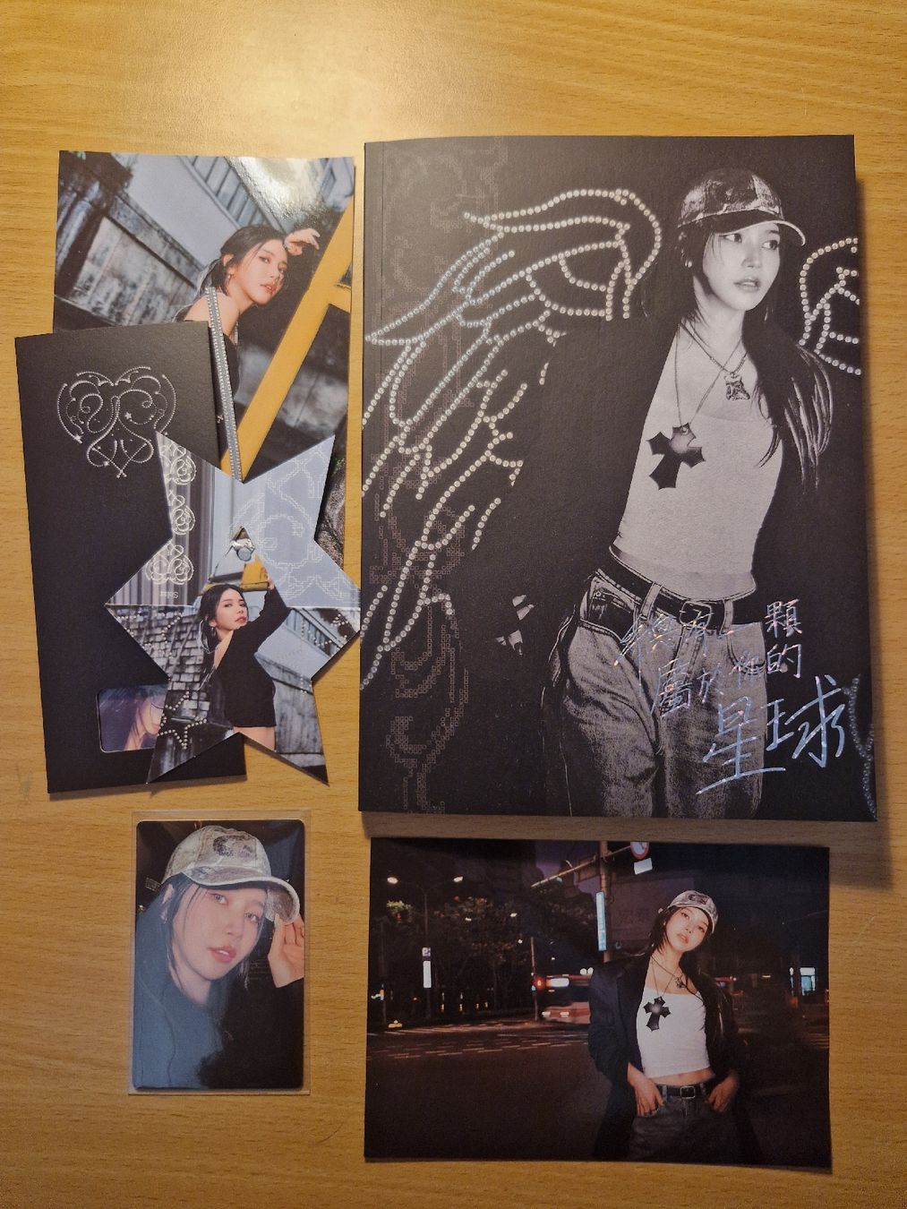 Libri: Mamamoo Solar Photobook – Usato da Erlinsbach venduto da car_tz9m 1