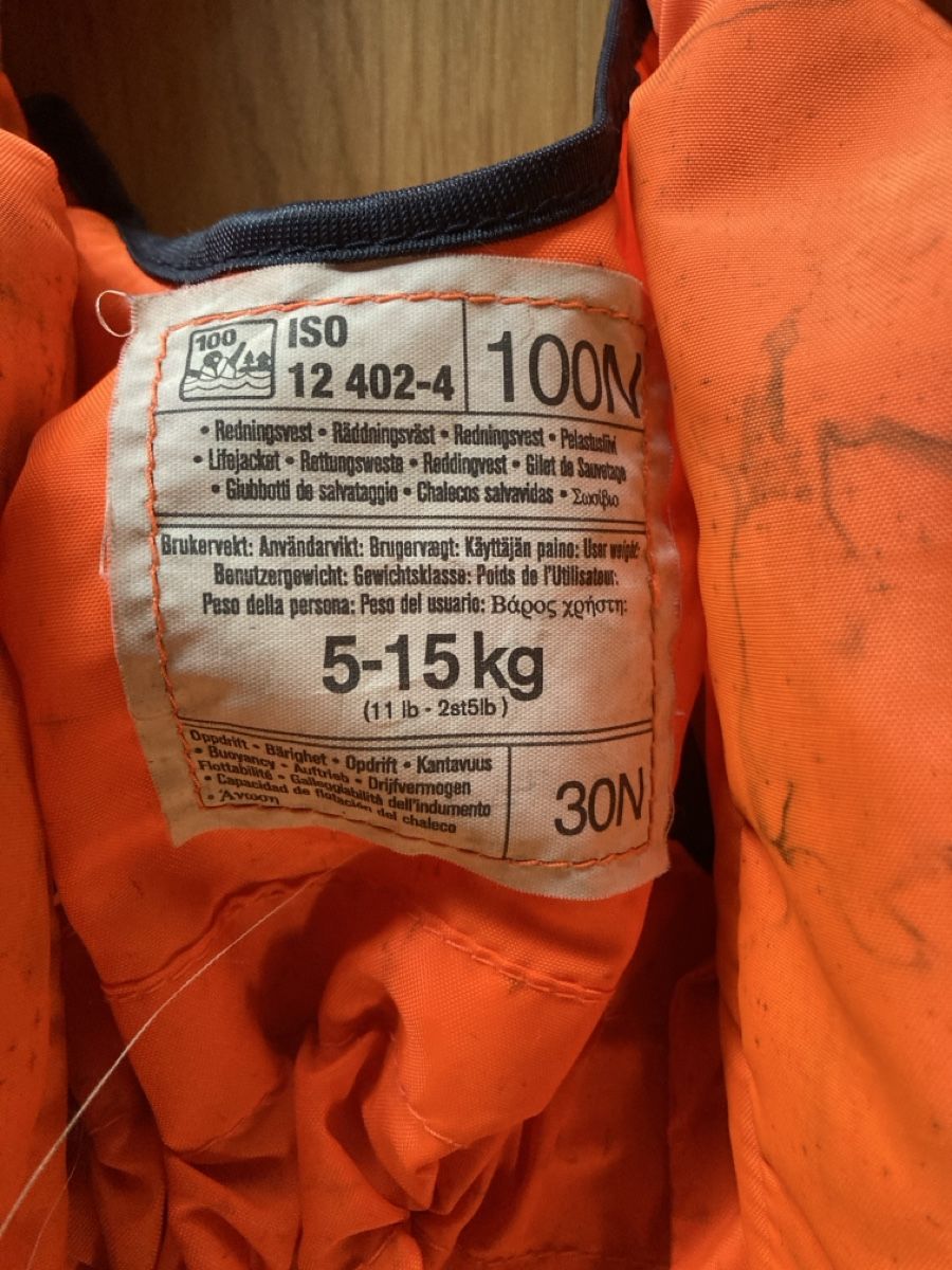 Helly Hansen Giubbotti di salvataggio: Sicherheitsweste Helly Hansen Kinder Schwimmweste Grösse 5-1 – Usato da FRIBOURG venduto da Boris004 1