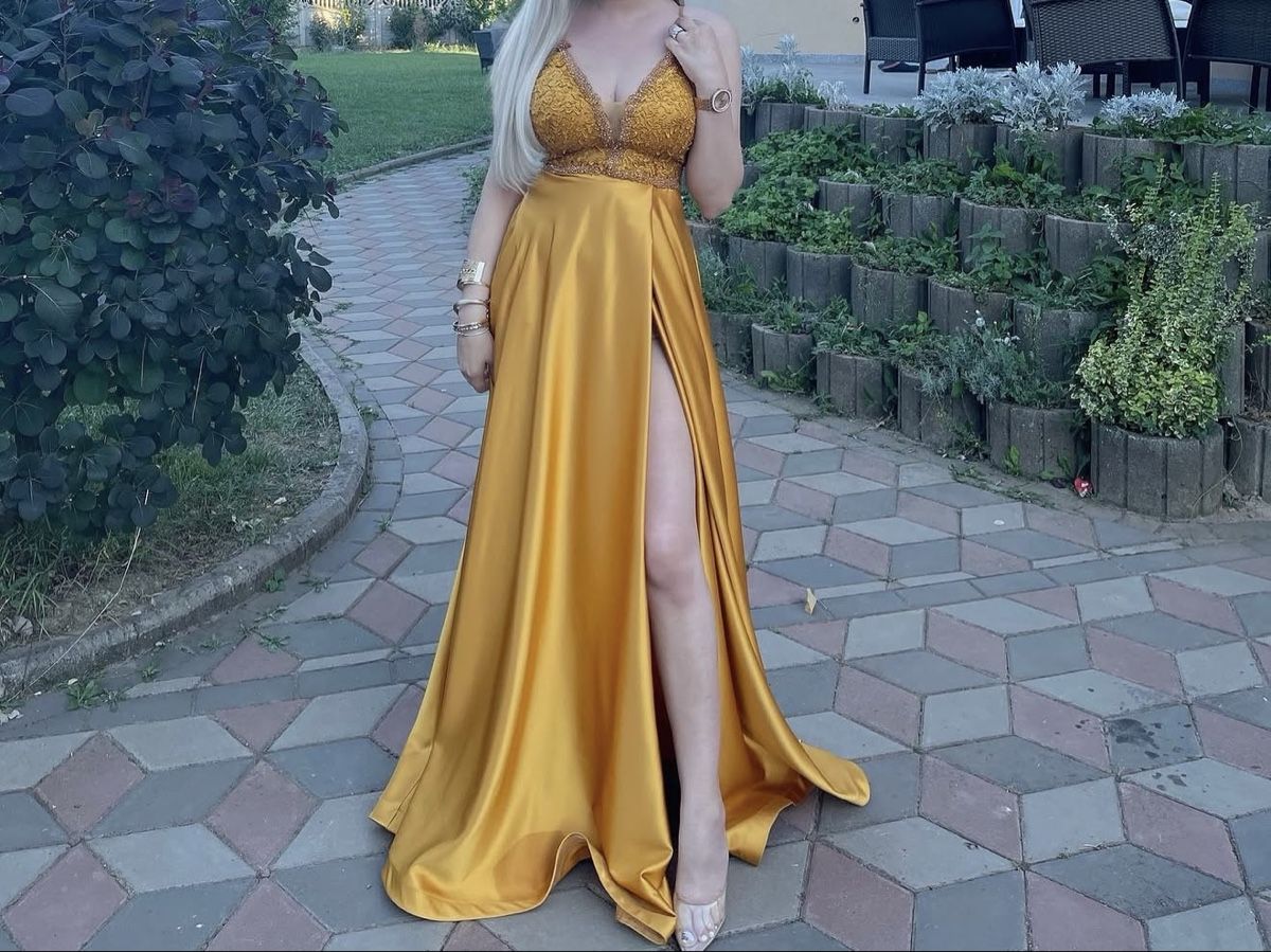 Kleider: Abendkleid  – Neu (gemäss Beschreibung) aus Bolligen von arg_v256