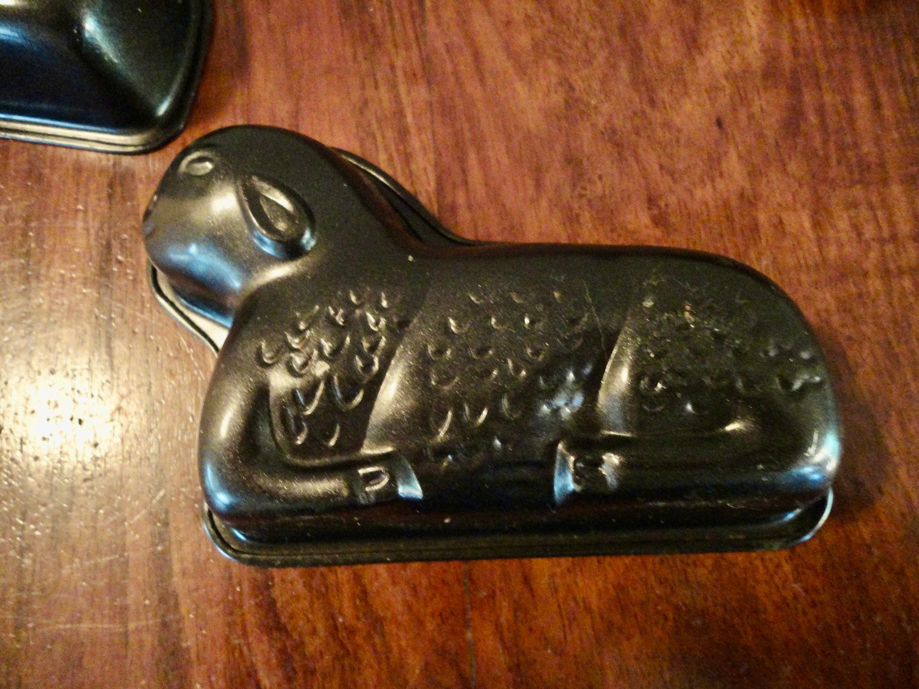 Backformen: 3 Osterlamm Formen Backformen Metall schwarz 3 Stk – Gebraucht aus Wädenswil von FILI10 2