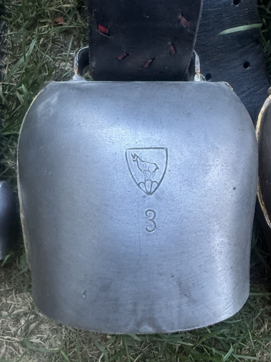 Glocken & Treicheln: 3 firmann 5, 3, 0/8 – Gebraucht aus Penthalaz von Antique93 4