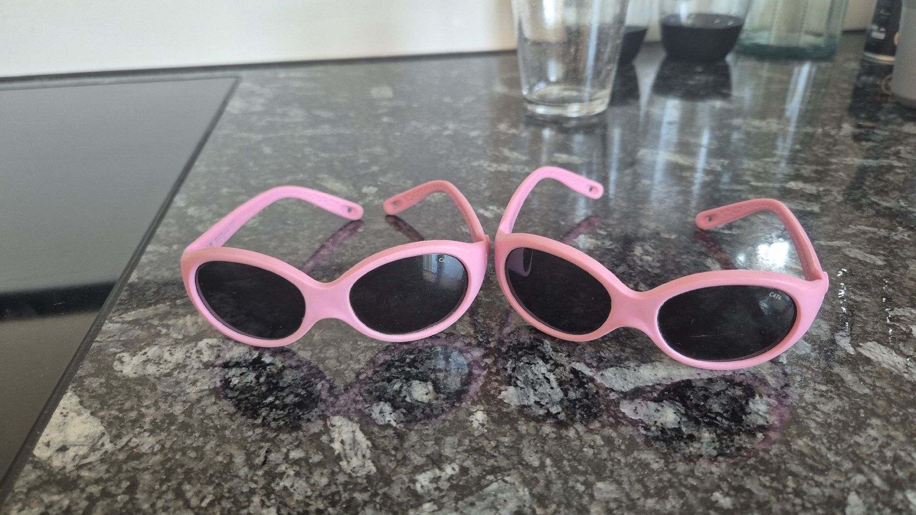 Brillen & Gläser: Baby Sonnenbrille – Gebraucht aus Bauma von Stenamo