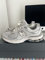 New Balance 2002R